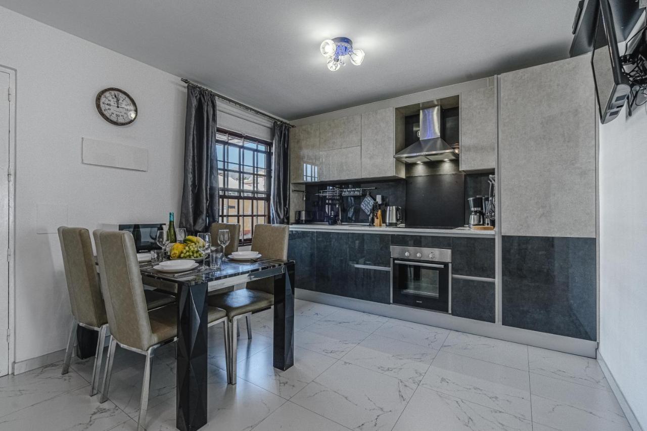 Amazing 3 Bedroom Apartment On The First Line Of The Best Las Americas Beach, Air Conditioner And Terrace Ocean View ปลายาเดลาสอเมริกาส ภายนอก รูปภาพ